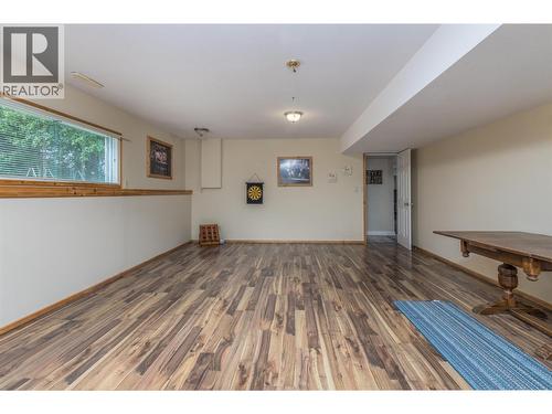 3851 10 Avenue Se, Salmon Arm, BC - Indoor Photo Showing Other Room