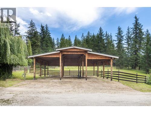 3851 10 Avenue Se, Salmon Arm, BC - Outdoor