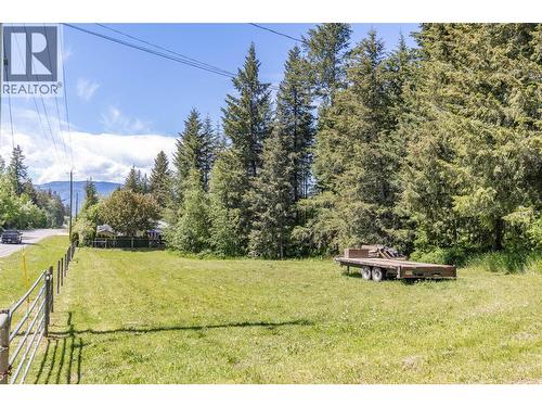 3851 10 Avenue Se, Salmon Arm, BC - Outdoor