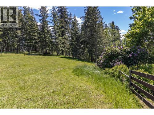 3851 10 Avenue Se, Salmon Arm, BC - Outdoor