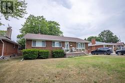 7 GLADSTONE AVENUE  Leamington, ON N9Y 2H4