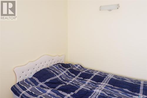 220 6Th Avenue W, Assiniboia, SK - Indoor Photo Showing Bedroom