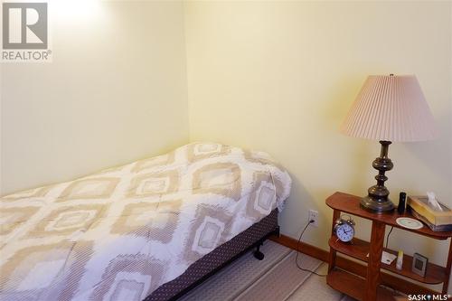 220 6Th Avenue W, Assiniboia, SK - Indoor Photo Showing Bedroom