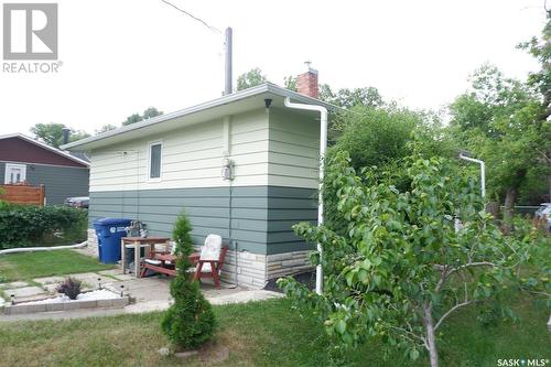 220 6Th Avenue W, Assiniboia, SK - Outdoor