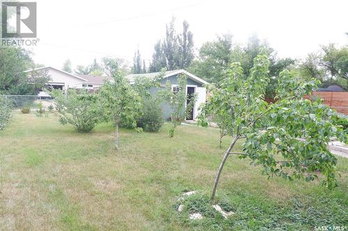 220 6Th Avenue W, Assiniboia, SK - Outdoor