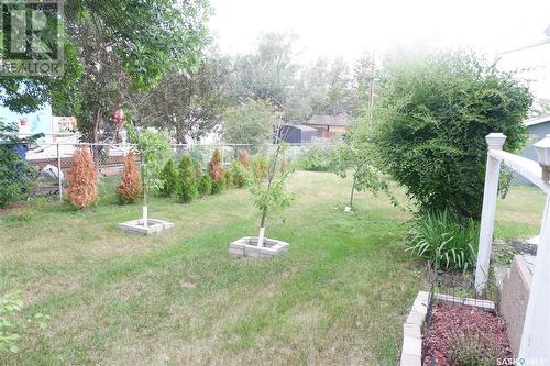 220 6Th Avenue W, Assiniboia, SK - Outdoor