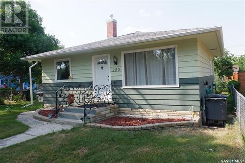 220 6Th Avenue W, Assiniboia, SK - Outdoor