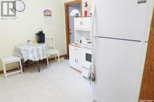 220 6Th Avenue W, Assiniboia, SK - Indoor