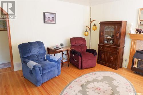 220 6Th Avenue W, Assiniboia, SK - Indoor Photo Showing Living Room With Fireplace