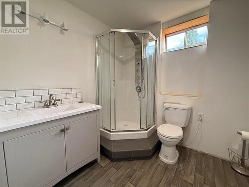 1640 Ode Road, Christina Lake, BC - Indoor Photo Showing Bathroom