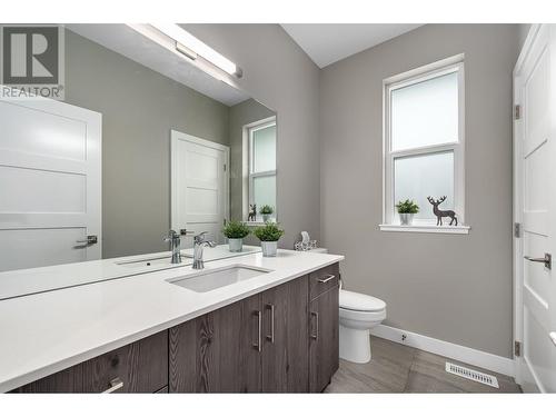 4038 Rio Vista Way, Kamloops, BC - Indoor Photo Showing Bathroom
