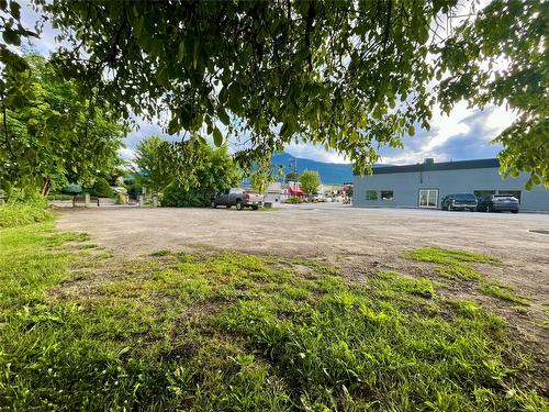 219 Broadway Street, Nakusp, BC 
