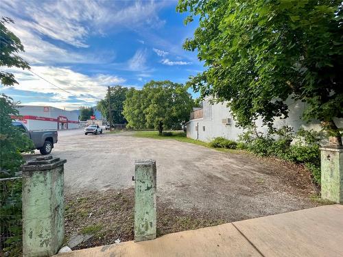 219 Broadway Street, Nakusp, BC 