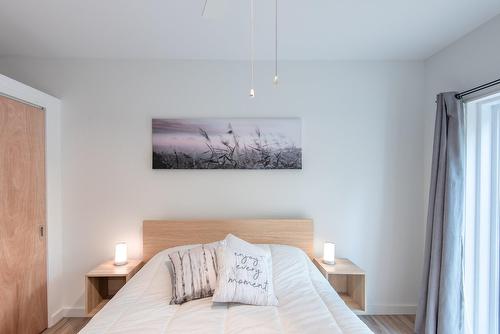 Chambre à coucher principale - 74 Imp. Du Cerf, Lac-Supérieur, QC - Indoor Photo Showing Bedroom