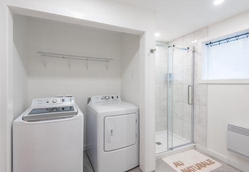 Salle de bains - 74 Imp. Du Cerf, Lac-Supérieur, QC - Indoor Photo Showing Laundry Room