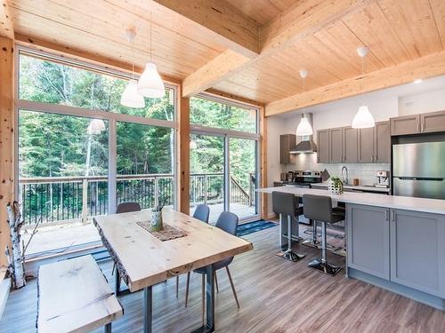 Cuisine - 74 Imp. Du Cerf, Lac-Supérieur, QC - Indoor
