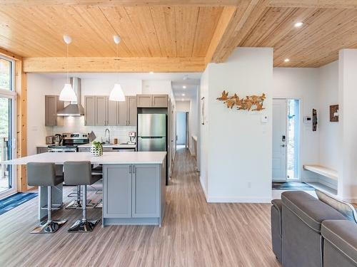 Cuisine - 74 Imp. Du Cerf, Lac-Supérieur, QC - Indoor Photo Showing Kitchen With Upgraded Kitchen