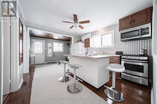 74 De La Salle Boulevard, Georgina, ON - Indoor Photo Showing Kitchen With Upgraded Kitchen