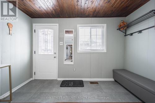 74 De La Salle Boulevard, Georgina, ON - Indoor Photo Showing Other Room