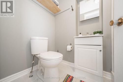 74 De La Salle Boulevard, Georgina, ON - Indoor Photo Showing Bathroom