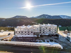 111-1105 Henry Rd  Courtenay, BC V9J 1L0