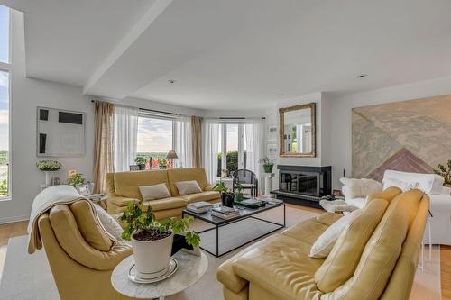 Living room - 3879 Ch. St-Louis, Québec (Sainte-Foy/Sillery/Cap-Rouge), QC - Indoor Photo Showing Living Room With Fireplace