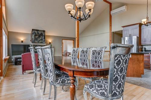 Dining room - 11 Ch. Lucette, Saint-Sauveur, QC - Indoor Photo Showing Dining Room