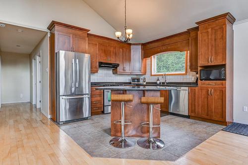 Cuisine - 11 Ch. Lucette, Saint-Sauveur, QC - Indoor Photo Showing Kitchen