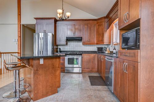 Cuisine - 11 Ch. Lucette, Saint-Sauveur, QC - Indoor Photo Showing Kitchen