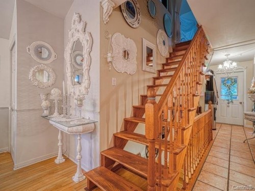 Escalier - 31 Av. St-Denis, Saint-Sauveur, QC - Indoor Photo Showing Other Room