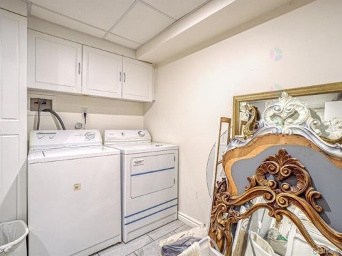 Salle de lavage - 31 Av. St-Denis, Saint-Sauveur, QC - Indoor Photo Showing Laundry Room