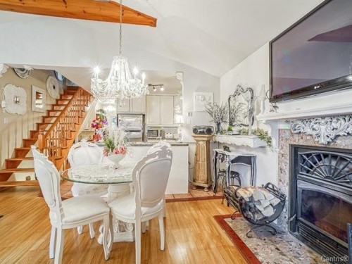Salle à manger - 31 Av. St-Denis, Saint-Sauveur, QC - Indoor Photo Showing Dining Room With Fireplace
