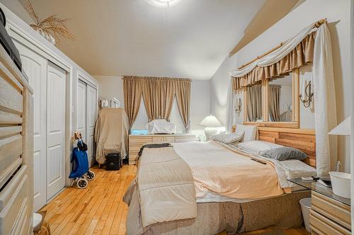 Chambre à coucher - 33 Av. St-Denis, Saint-Sauveur, QC - Indoor Photo Showing Bedroom