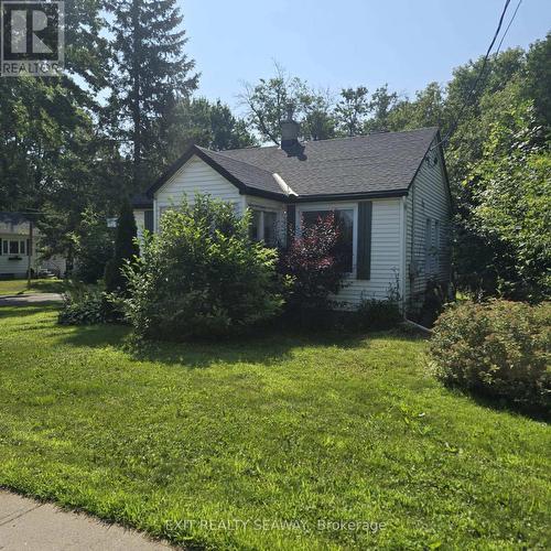 8154 Victoria Street, Ottawa, ON - Outdoor