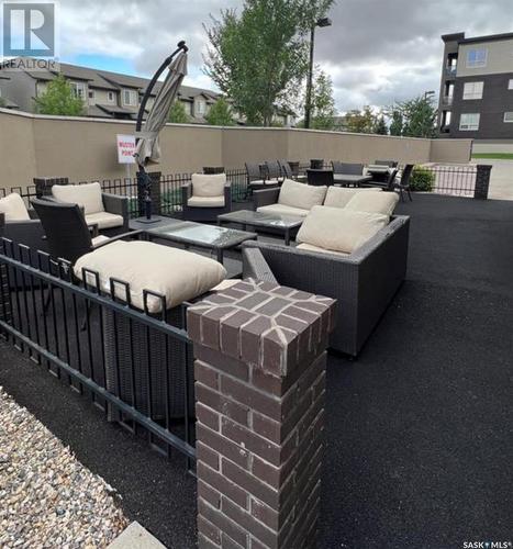 122 121 Willowgrove Crescent, Saskatoon, SK - Outdoor