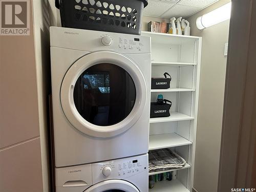122 121 Willowgrove Crescent, Saskatoon, SK - Indoor Photo Showing Laundry Room
