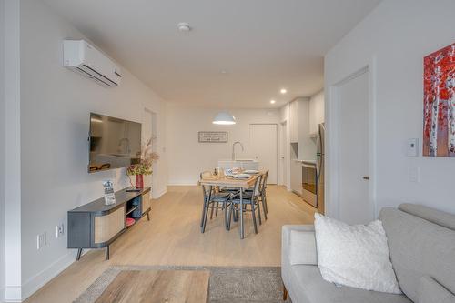 Overall view - 300-625 Rue Légaré, Mont-Tremblant, QC - Indoor Photo Showing Living Room