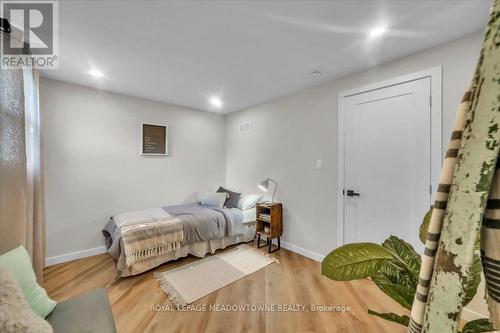 80 Mcanulty Boulevard, Hamilton, ON - Indoor Photo Showing Bedroom