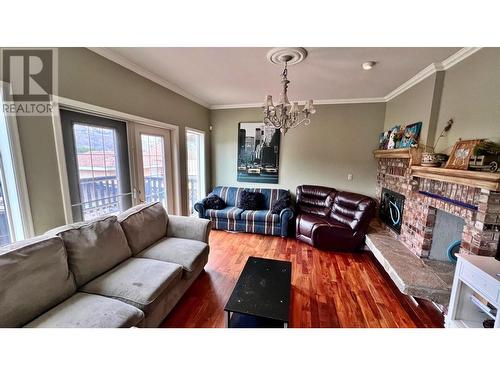1973 Tranquille Road, Kamloops, BC - Indoor Photo Showing Living Room With Fireplace