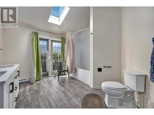 1973 Tranquille Road, Kamloops, BC - Indoor Photo Showing Bathroom