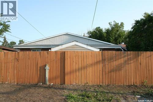 56 Froom Crescent, Regina, SK - Outdoor
