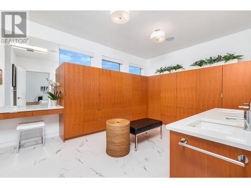 7934 Graystone Drive, Coldstream, BC - Indoor