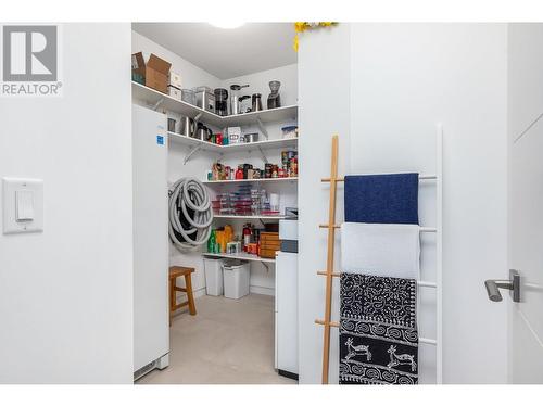 7934 Graystone Drive, Coldstream, BC - Indoor