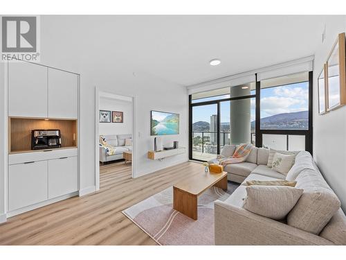 1488 Bertram Street Unit# 3201, Kelowna, BC - Indoor Photo Showing Living Room