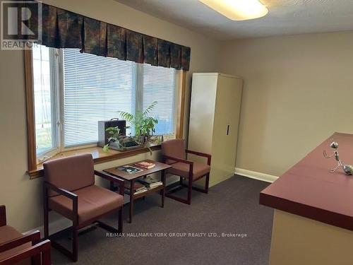 39 Parkside Drive, Newmarket, ON 