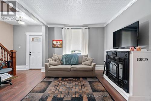 96 Main Street S, South Huron (Exeter), ON - Indoor Photo Showing Living Room