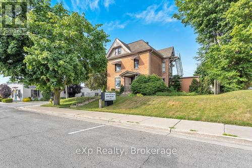 22 Harvey Street, Tillsonburg, ON - Outdoor