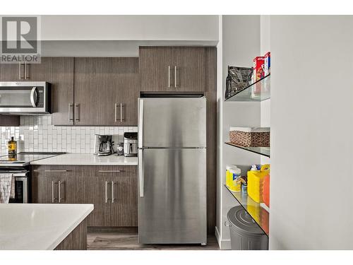 3638 Mission Springs Drive Unit# 505, Kelowna, BC - Indoor Photo Showing Kitchen With Upgraded Kitchen