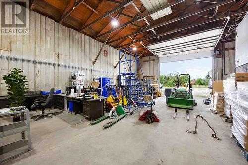 5706 Lakeshore Road, Plympton-Wyoming, ON 