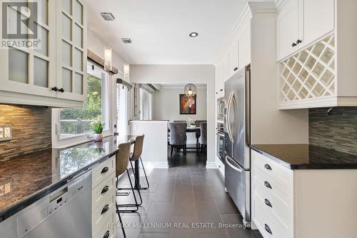 250 Daphne Avenue, Mississauga, ON - Indoor Photo Showing Kitchen